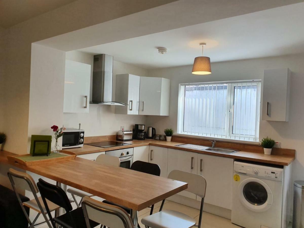 Broadway Belfast Villa ภายนอก รูปภาพ
